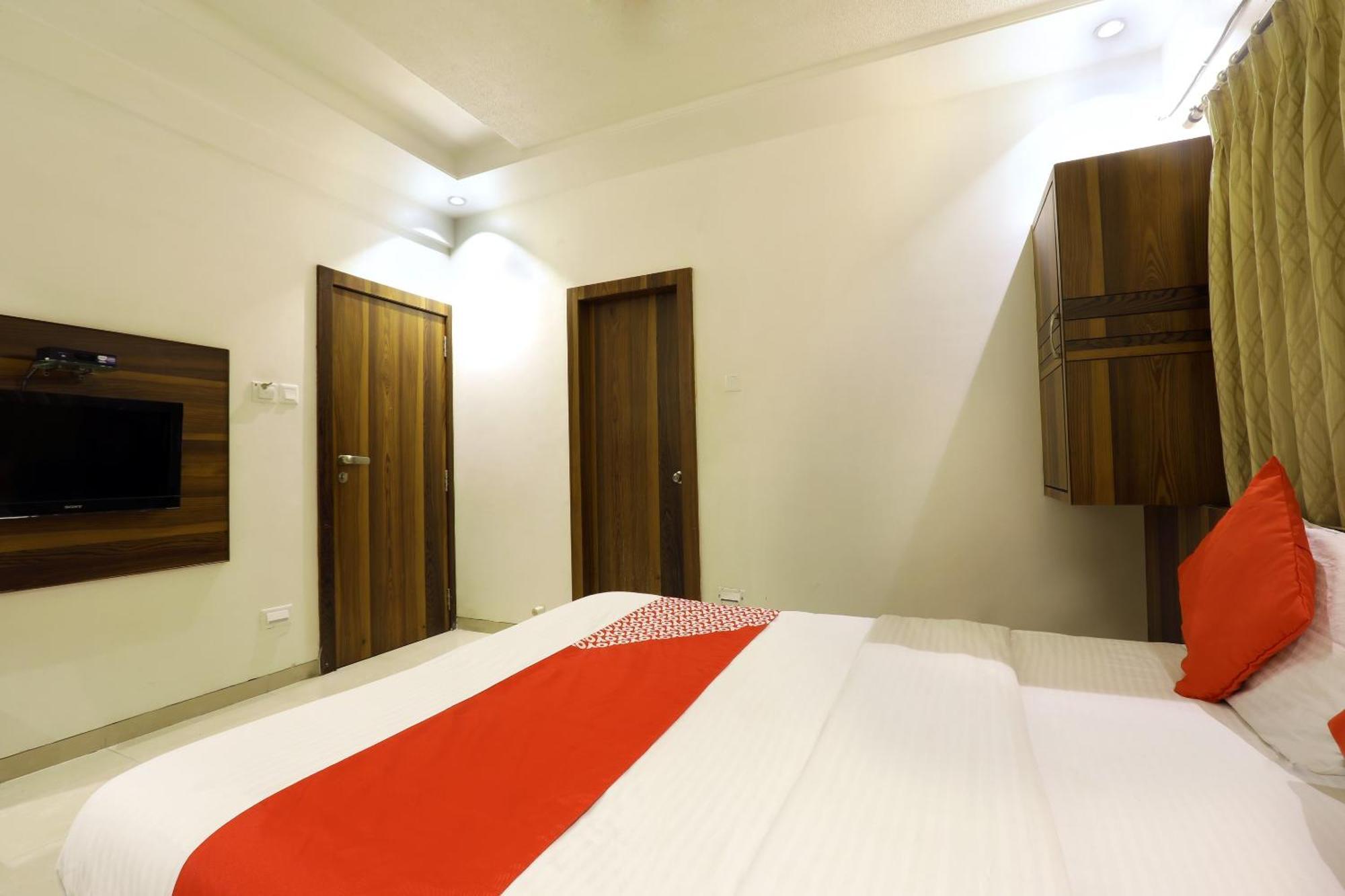 Collection O Satyan Inn Shirdi Eksteriør bilde